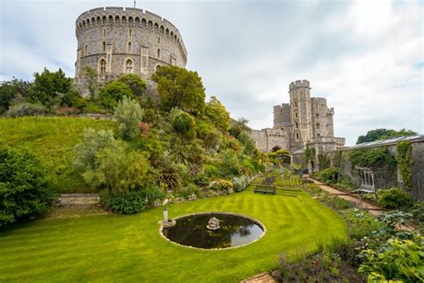 Go On A Virtual Tour Of The Best European Castles And Palaces For A