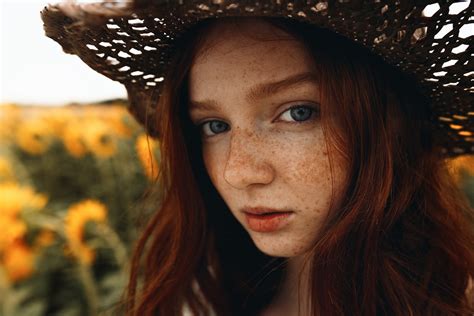 Sergey Nevzorov Women Redhead Model Looking At Viewer Face