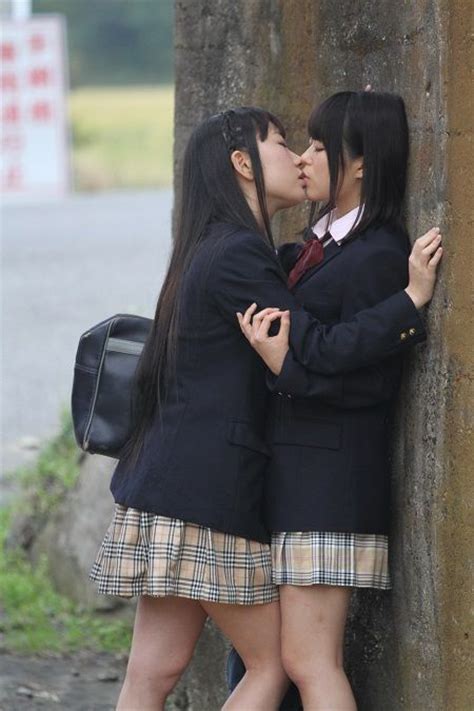 画像女の子同士のキスってエロすぎやろwwww サラリーマンの暇つぶしちゃんねる