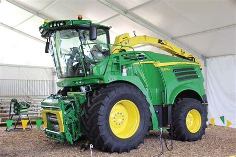 John Deere Introduces New Forage Harvesters