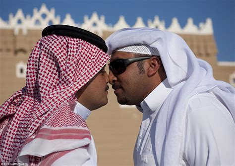 Life In Saudi Arabia From Nose Kissing To Men Who Wearing Flowers On Their Heads Daily Mail Online