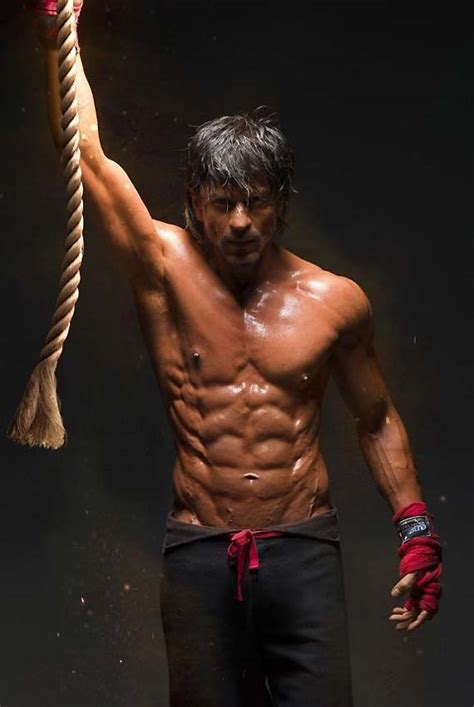 This Bollywood Dad Kicks Off 8 Packs Lifestyle News India Tv