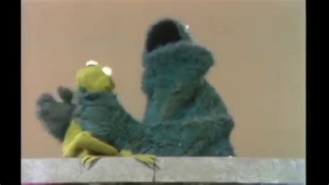 Cookie Monster Annoys Kermit The Frog Youtube