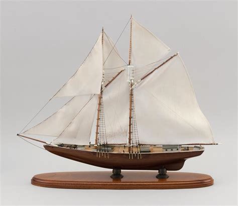 Lot Model Of The Fishing Schooner Bluenose Height 17 Length 195