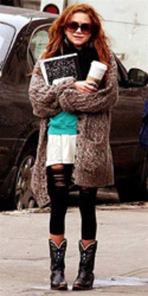 Mary Kate Olsen Wearing Cowboy Boots And Leggings Mary Kate Olsen Style