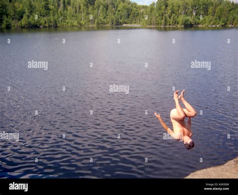 Skinny dipping summer Fotos und Bildmaterial in hoher Auflösung Alamy