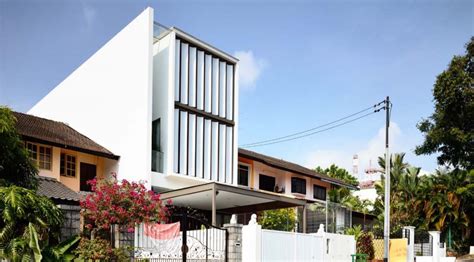 Singapore Terrace House Replaces Entire Front Wall Withboomerangs