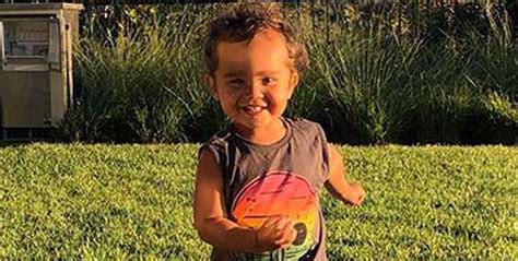 Hayes is the first son for alba and her husband, cash warren. All the times Jessica Alba's baby boy Hayes melted our hearts - Photo 1