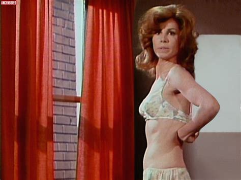 Nackte Stefanie Powers In It Seemed Like A Good Idea At The Time