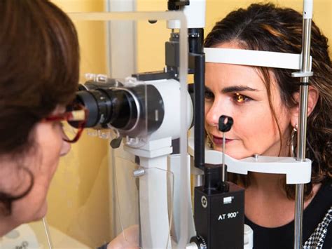 Lentes intraoculares qué son cuándo se recomiendan y tipos Clínica Piñero