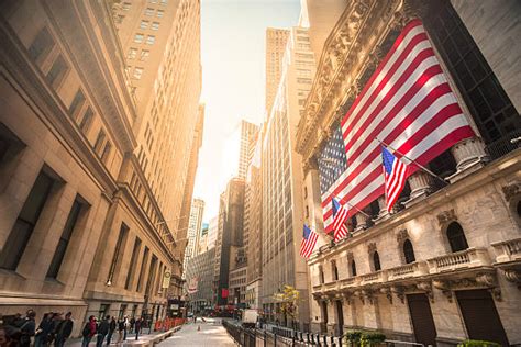 Royalty Free Wall Street Pictures Images And Stock Photos Istock