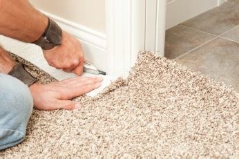 5 € pro m2 an. Teppich auf einer Treppe verlegen » So wird's gemacht