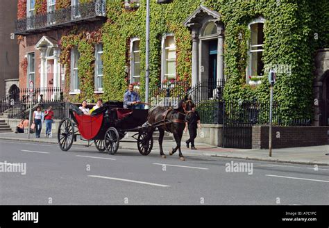 Horse Drawn Carriage Stock Photo Alamy