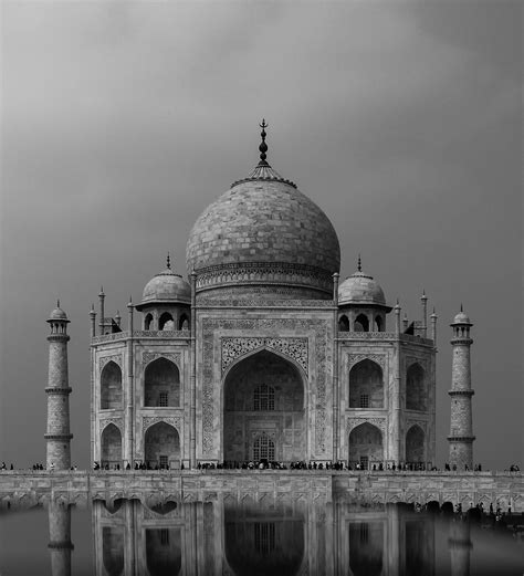 Taj Mahal In Grayscale Photography · Free Stock Photo