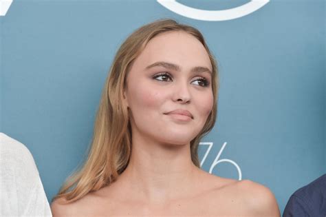 Lily Rose Depp Pretty Braless Thefappening Showtainment