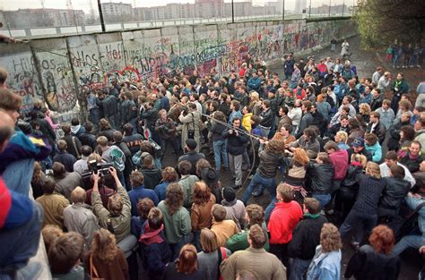 Fall Of The Berlin Wall 25th Anniversary Photos Image 20 Abc News
