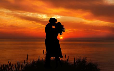 Couple Wallpaper 4K, Romantic kiss, Silhouette, Sunset, Seascape, Love ...