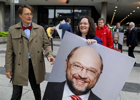 He is professor of health economics and epidemiology at the university of cologne. Bild zu: Karl Lauterbach: SPD „nicht der Notstopfen für ...