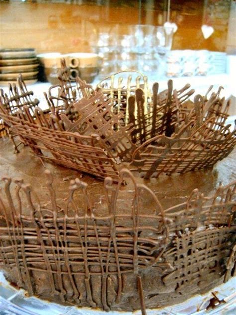 Funcional, saudável, produzido com chocolate meio amargo, óleo de coco, açúcar de coco, leite de coco, baixo índice glicêmico e saudável. Bolo trufado: recheio de trufa de chocolate meio amargo ...