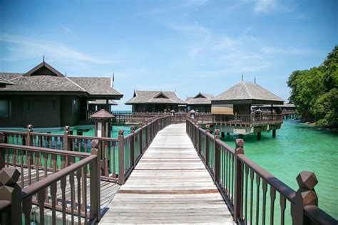 Untuk perjalanan feri yang lebih pantas untuk ke pangkor, anda juga boleh mengunakan jeti di teluk muroh (marina). Percutian Indah di Pulau Pangkor - Shuhaida Kabdy