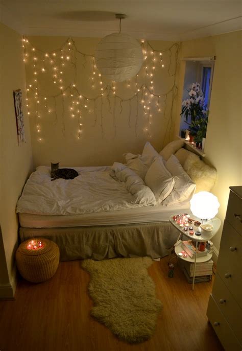 Deck out their room without breaking away from the current color palette with a match your garland accessories to wall art and decor throughout the space rather than using the classic christmas colors for an understated yet. Christmas Lights Decorations to Brighten Up Your Holiday ...