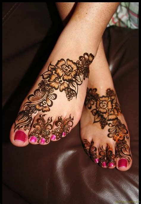 Cute florals to perk up your hands Flower Henna Designs ~ Design