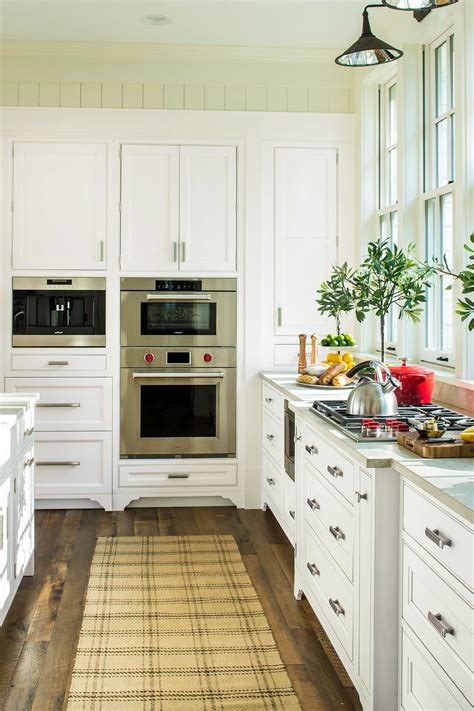 White Wellborn Cabinetry In The 2015 Southern Living Idea House