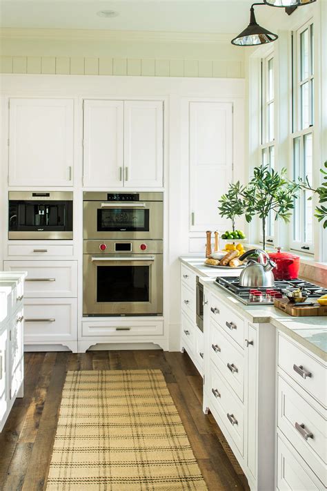 Douglas wellborn, founder of wellborn forest products, inc., brought his experience we are proud to manufacture cabinets for the independent, regional cabinet and builder retail markets in eastern us. White Wellborn cabinetry in the 2015 Southern Living Idea ...