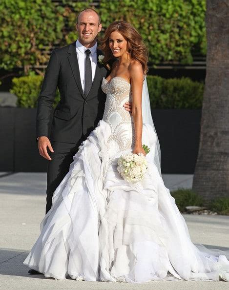 With her wedding only weeks away, pippa middleton no doubt has a designer and dress in mind. Le mariage de Chris Judd et Rebecca Twigley