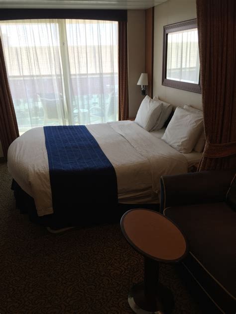 Serenade of the seas cruise ship deck plan has 1074 staterooms for 2578 passengers served by 859 crew. Deluxe Oceanview Stateroom with Balcony, Cabin Category E2 ...