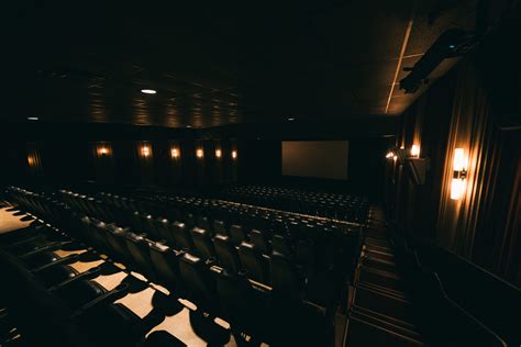 apple movie theater hartford ct - Errol Richie