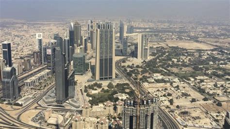 Stay on the straight and narrow and tow safely. Is Dubai's construction boom sustainable? - BBC News