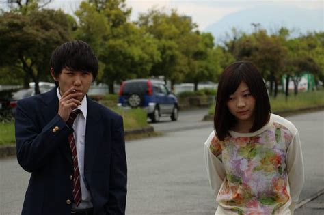 Ito has an older brother and an older sister. 伊藤沙莉と須賀健太のキスシーンも 『獣道』予告編＆ポスター ...