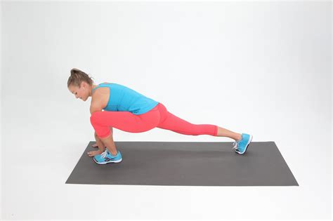Runners Lunge Stretch From Head To Toe The Ultimate Stretching