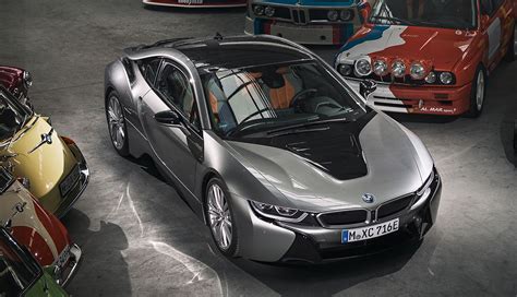 The police discovered that the backpack contained 1 kilogram (2.2 pounds). BMW i8 Coupé und Roadster laufen im April aus - ecomento.de