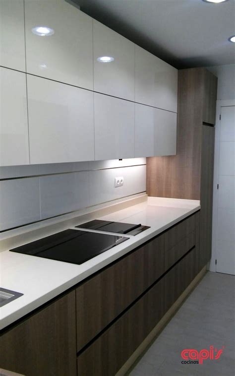 Cocina con alma de madera - Cocinas Capis, diseño y ...