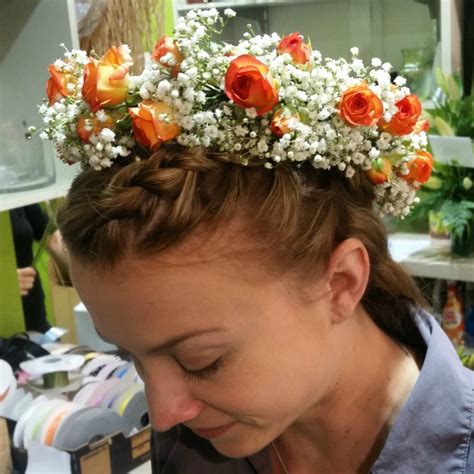 It is our pleasure to assist you with your gift delivery, so please let us know if you have a special flower or date of delivery. Flower Crowns :: Hanging Basket Florist Rockingham
