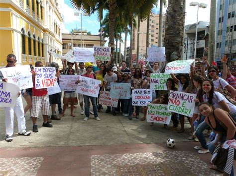 A institucionalização da loucura sempre foi uma arma para os poderosos, e a luta antimanicomial quer dar um basta à marginalização de pessoas. Ato 25, contra a Clínica Santa Isabel: escrevendo a ...