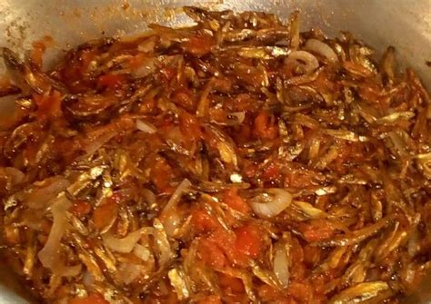 Stir fry chopped garlic until fragrant and add green beans. Fried Omena Recipe by Victor Ochieng - Cookpad