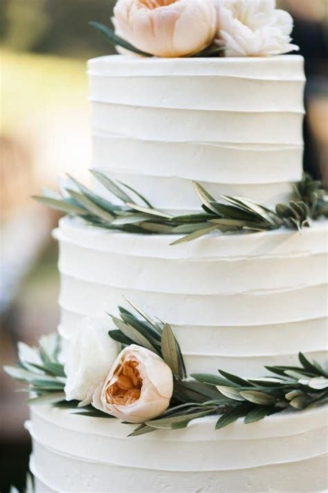 A Daytime French Inspired Winery Wedding | Wedding cake rustic, Cool