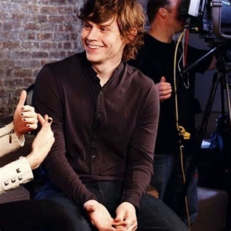 Evan Peters Dr Evans Phil Of The Future Ahs Cast The Perfect Guy