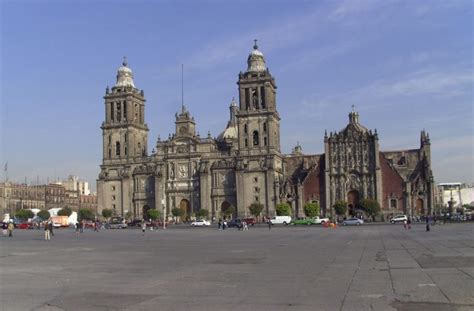 Uso correcto de las escaleras. Catedral Metropolitana de la Ciudad de México: la guía ...
