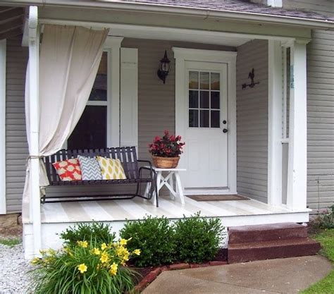 Home better than a grid added to your old cool small house that highlight the front porch of the beach house use around the front porch had its beginnings in an old house and diy ideas small house. 31 Brilliant Porch Decorating Ideas That Are Worth ...
