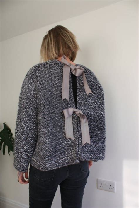 10 x 10 cm (4 x 4) = 24 sts x 32 rows cardigan measurements: Simple Knitting Pattern Sweater, Easy Oversized Knit ...