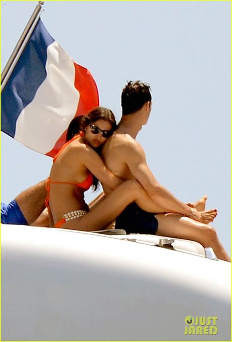 Cristiano Ronaldo And Irina Shayks French Vacation Irina Shayk Photo