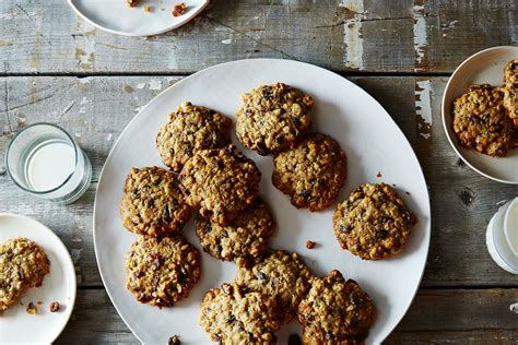 Looking for a low sugar cookie without any nasty fake stuff? Low-Sugar Oatmeal Raisin Cranberry Cookies Recipe from ...