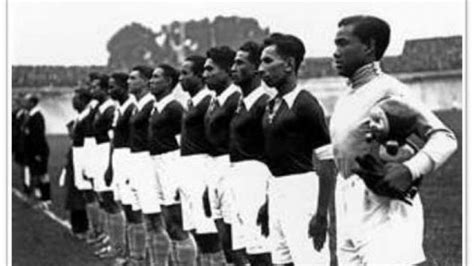 Ini Sejarah Lengkap Sepak Bola di Indonesia - MIX Berita Bola