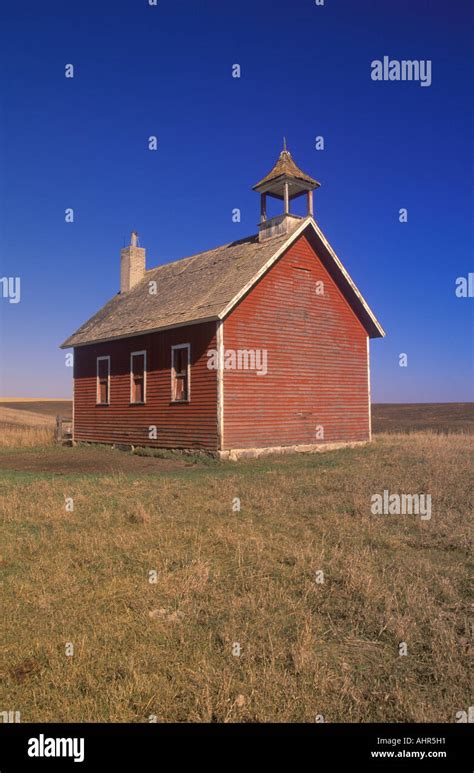 Old Red Schoolhouse On Prairie Battle Lake Mn Stock Photo Alamy