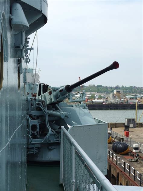 Bofors 40mm Mk Vii Naval Artillery Hms Cavalier Chatham Dockyard 2014