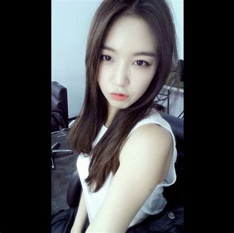 In fact, many of the freshest and boldest styles are copped from asian beauties. Girl's Day Minah's, Middle Part Hair 'Jung Middle Part ...